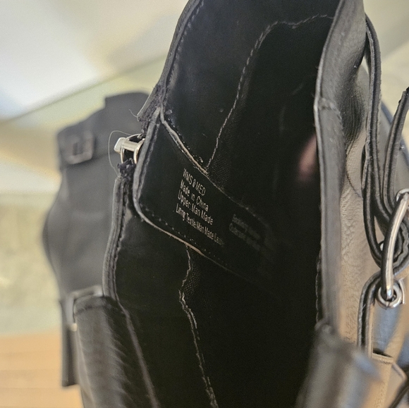 Vera Wang Elegant Black Buckle Heeled Boots - Picture 6 of 7